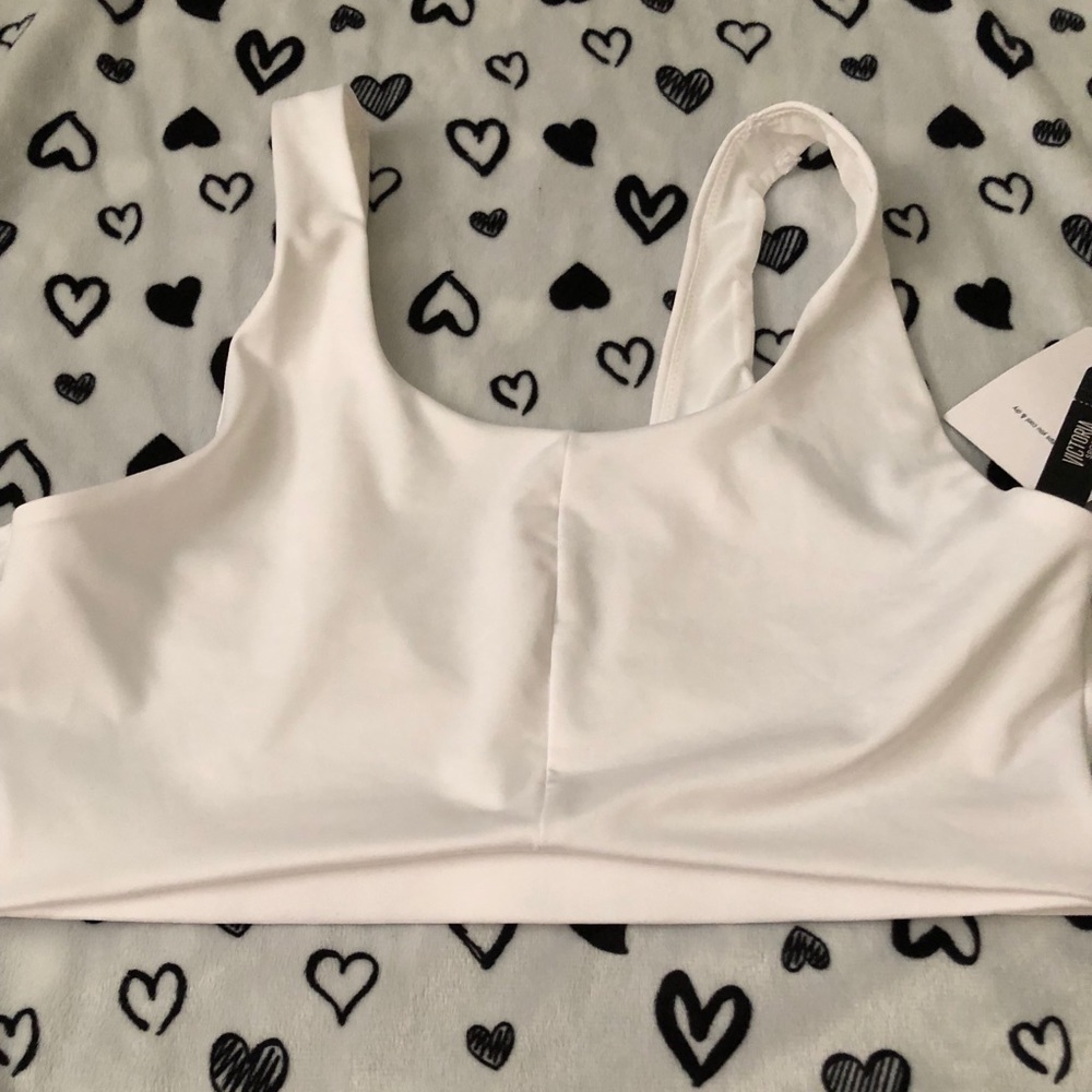 NWT Victoria secret white sports bra size large